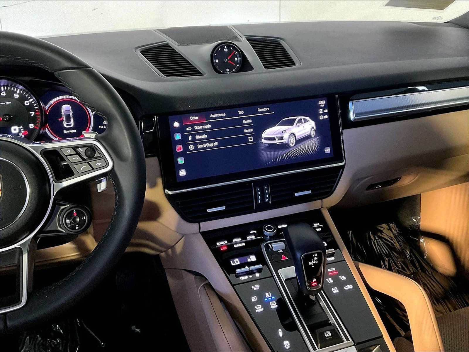 Certified 2023 Porsche Cayenne Coupe AWD/4WD image 16