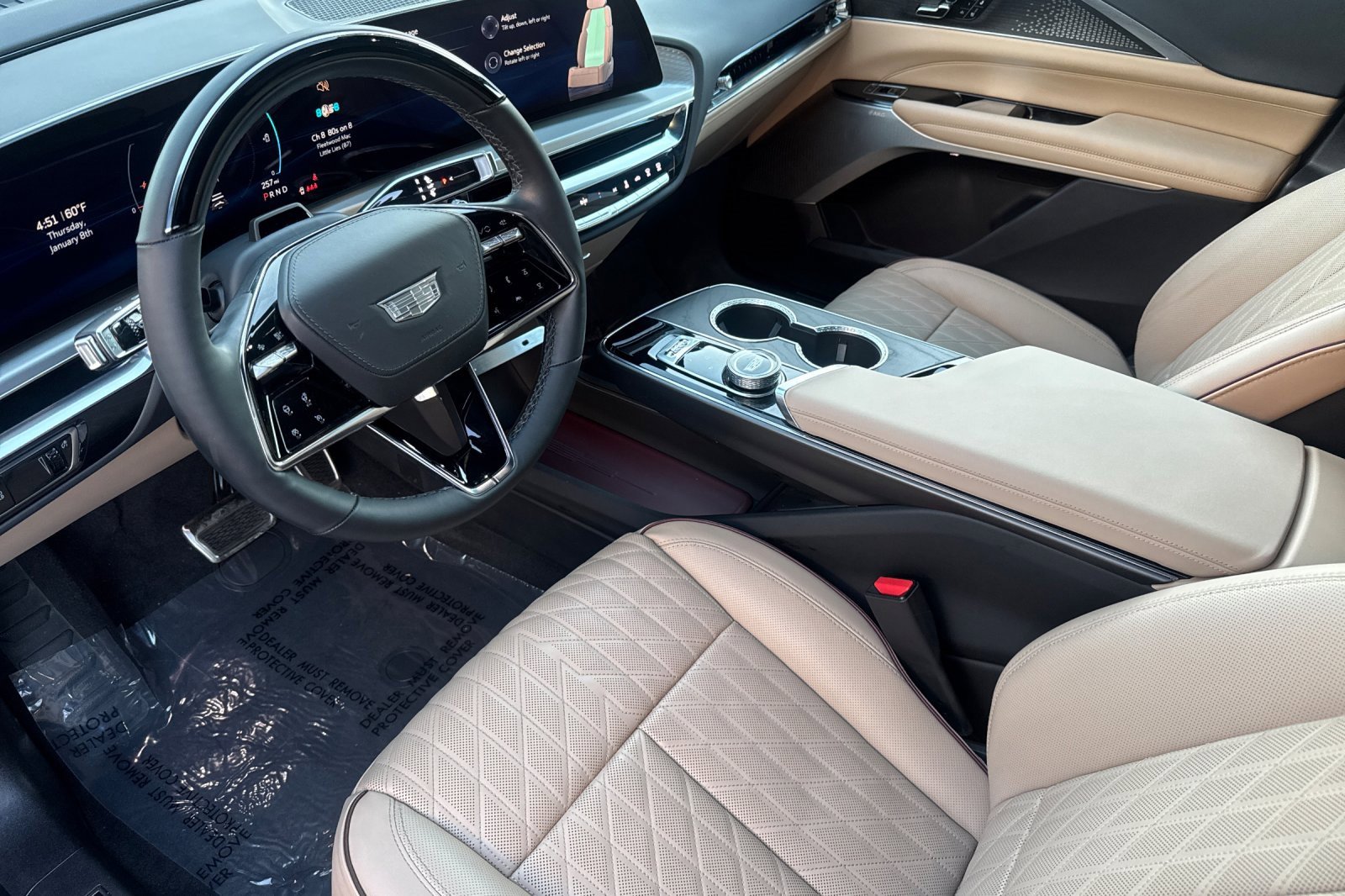 Certified 2025 Cadillac Lyriq Luxury w/ Nappa Leather Package image 9