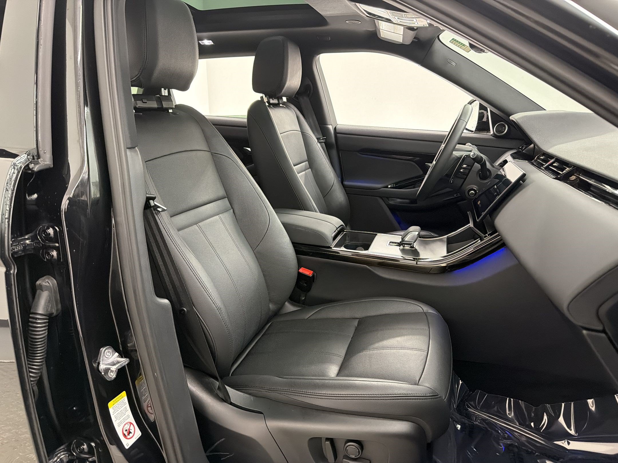 Used 2025 Land Rover Range Rover Evoque Dynamic SE AWD/4WD image 26