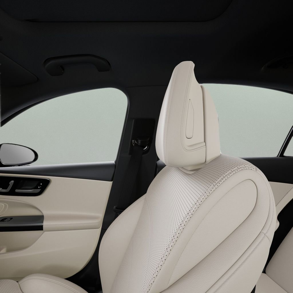 Used 2025 Mercedes-Benz C 300 Sedan image 45