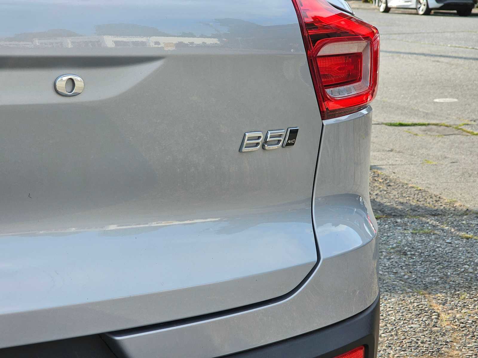 Used 2023 Volvo XC40 B5 Plus w/ Driver Assist Package image 15