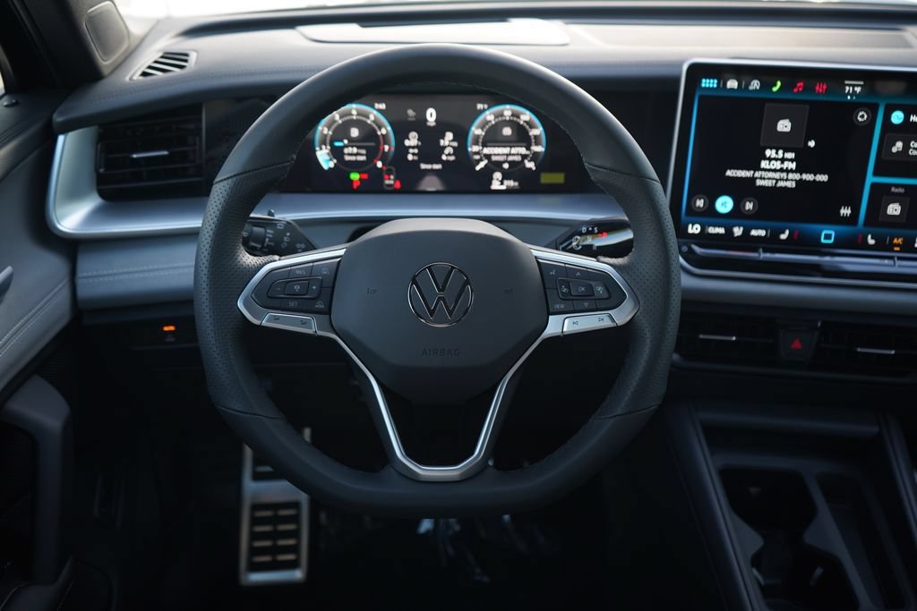 New 2026 Volkswagen Tiguan SE R-Line FWD image 9