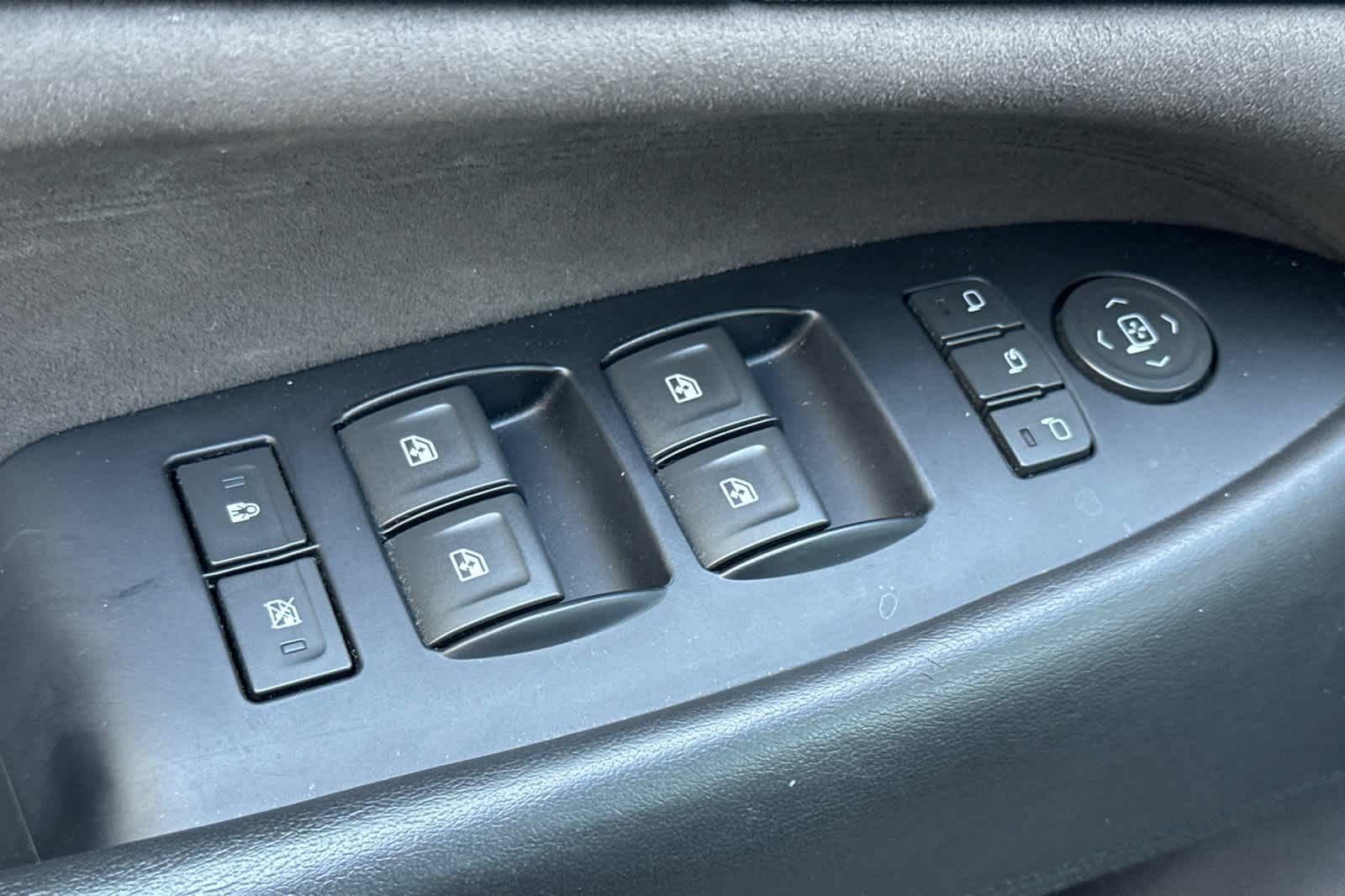 Used 2018 Cadillac Escalade Platinum AWD/4WD image 14