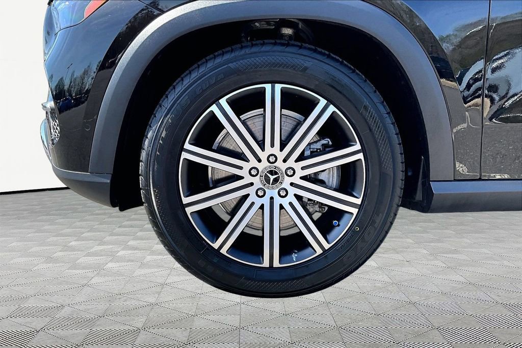 Used 2025 Mercedes-Benz GLE 450e 4MATIC w/ Winter Package image 22