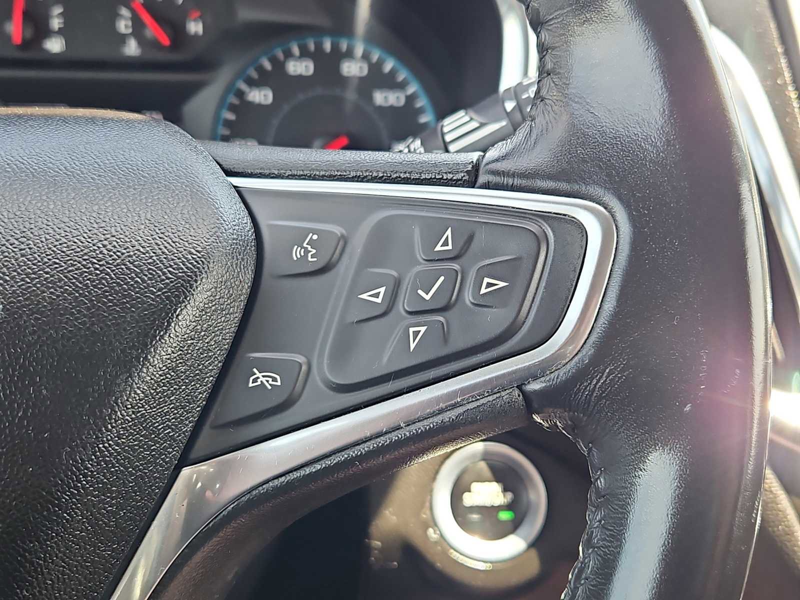 Used 2018 Chevrolet Equinox LT AWD/4WD image 24