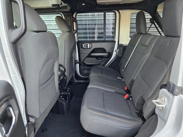 Used 2024 Jeep Wrangler Sahara image 10