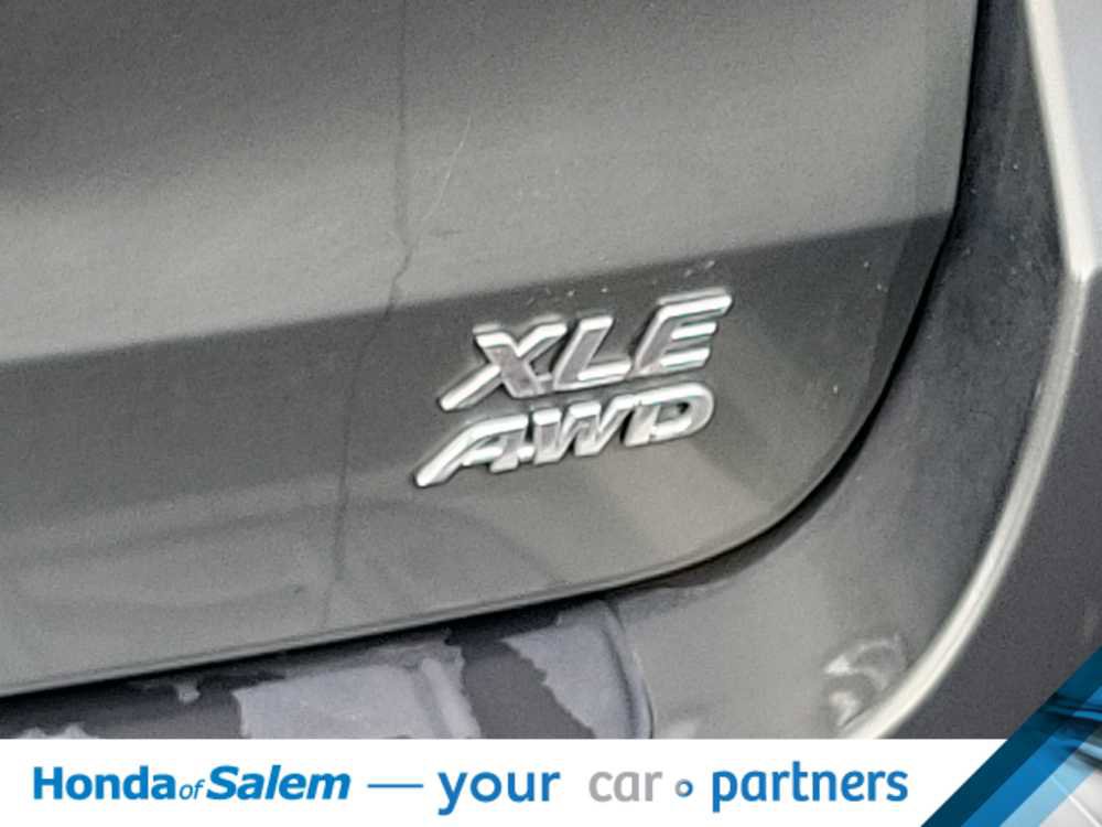 Used 2014 Toyota Sienna XLE image 7