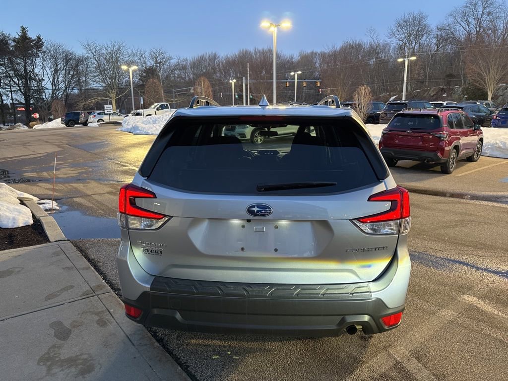 Used 2023 Subaru Forester Premium image 9