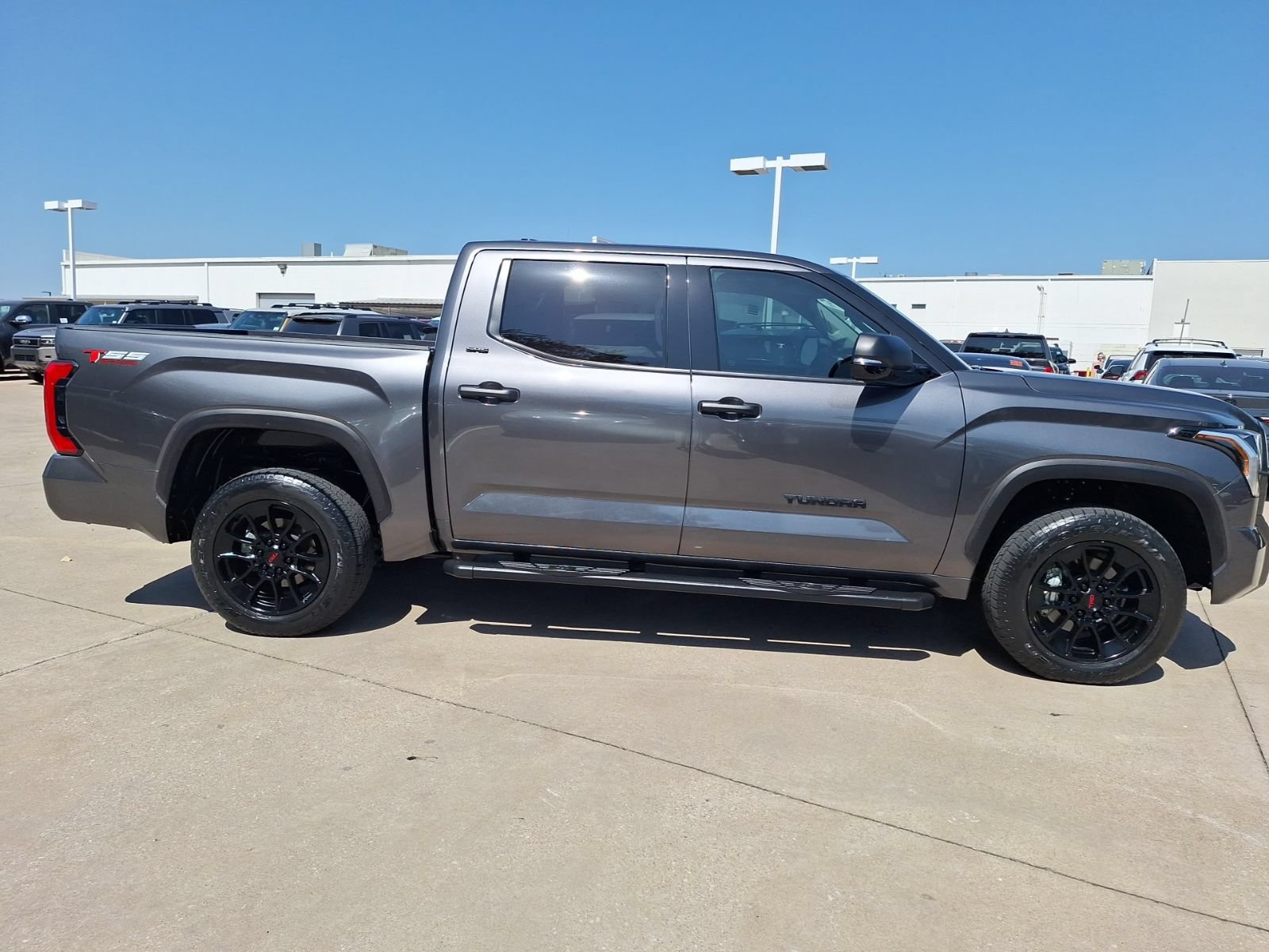Used 2023 Toyota Tundra SR5 w/ SR5 Convenience Package AWD/4WD image 7