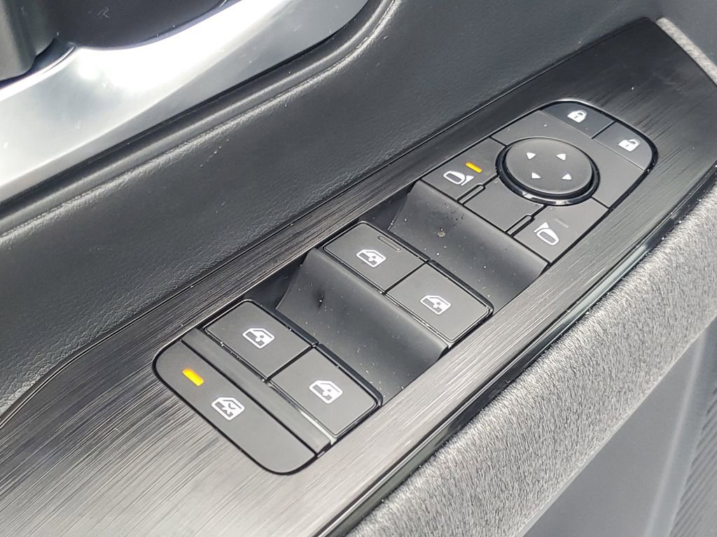 New 2026 Nissan Kicks SV w/ Cold Weather Package FWD image 9