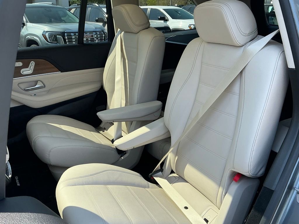 Used 2023 Mercedes-Benz GLS 450 4MATIC image 28