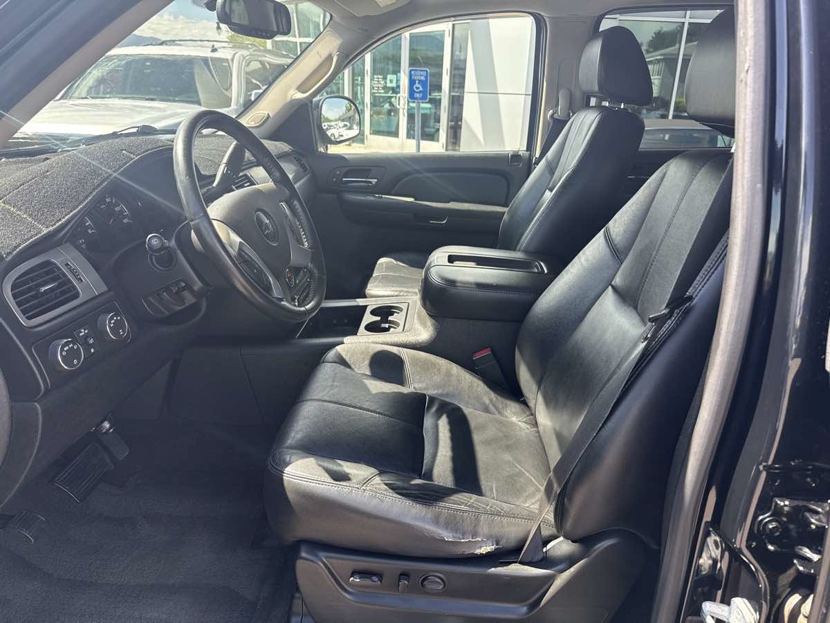 Used 2009 Chevrolet Suburban LT AWD/4WD image 11