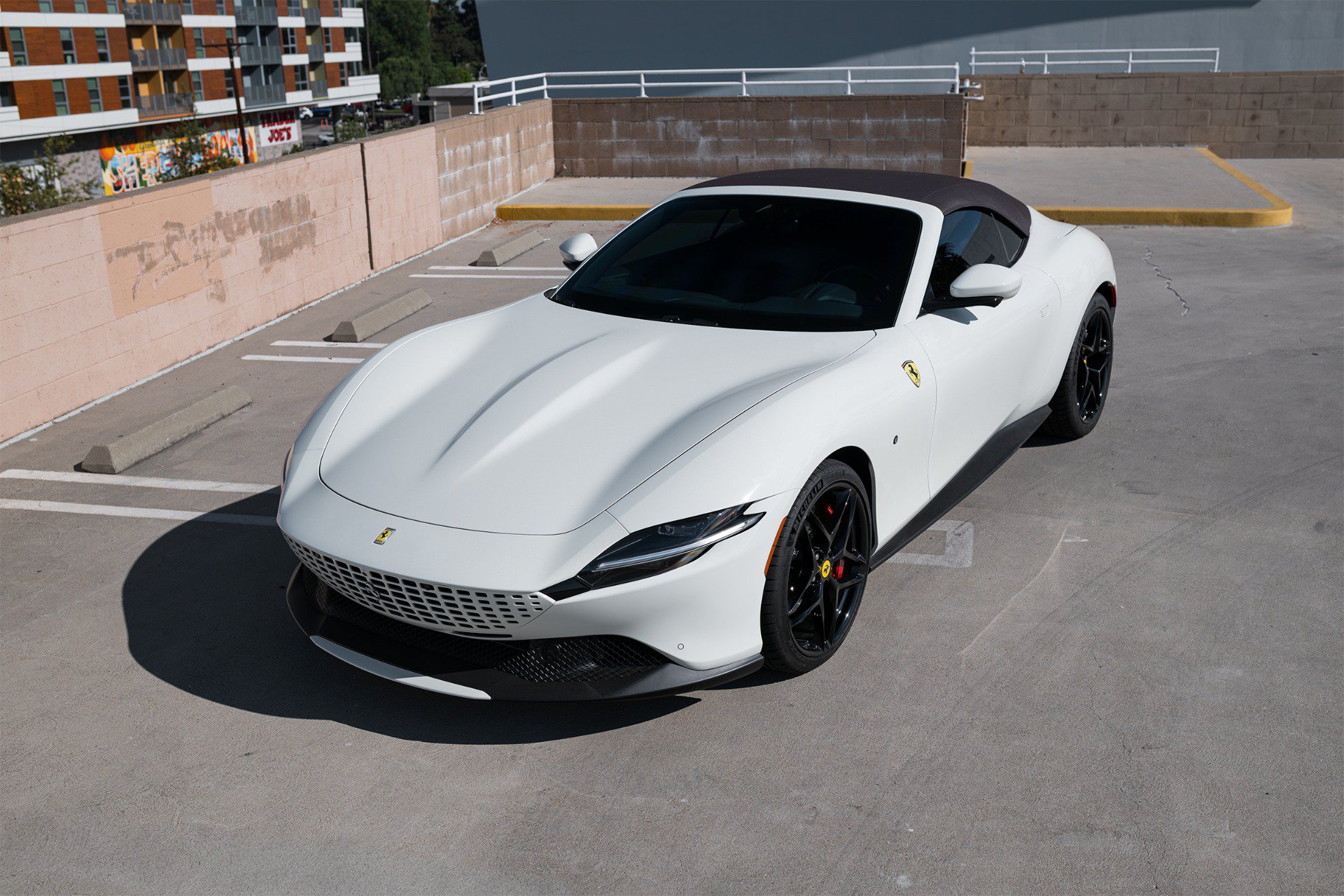 Used 2025 Ferrari Roma Spider RWD image 17