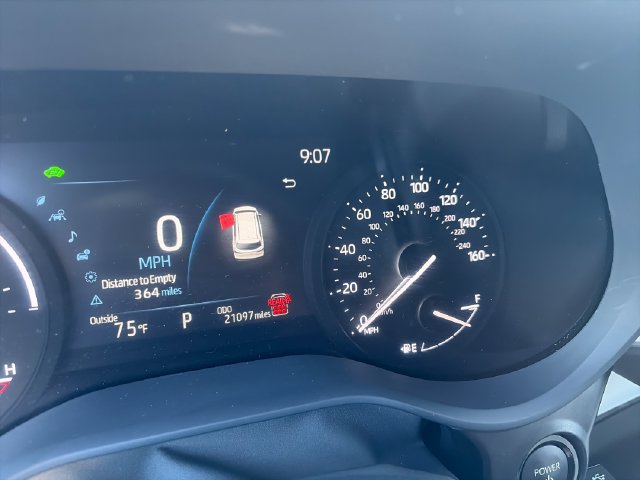 Used 2026 Toyota Sienna XLE FWD image 16