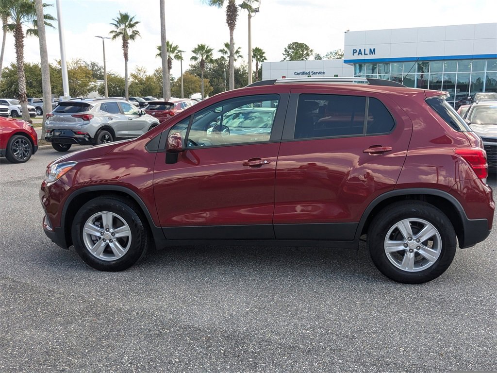 Certified 2022 Chevrolet Trax LT w/ LT Convenience Package image 6