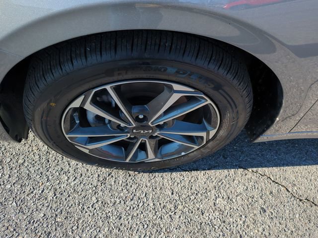 Used 2024 Kia Forte LXS image 10