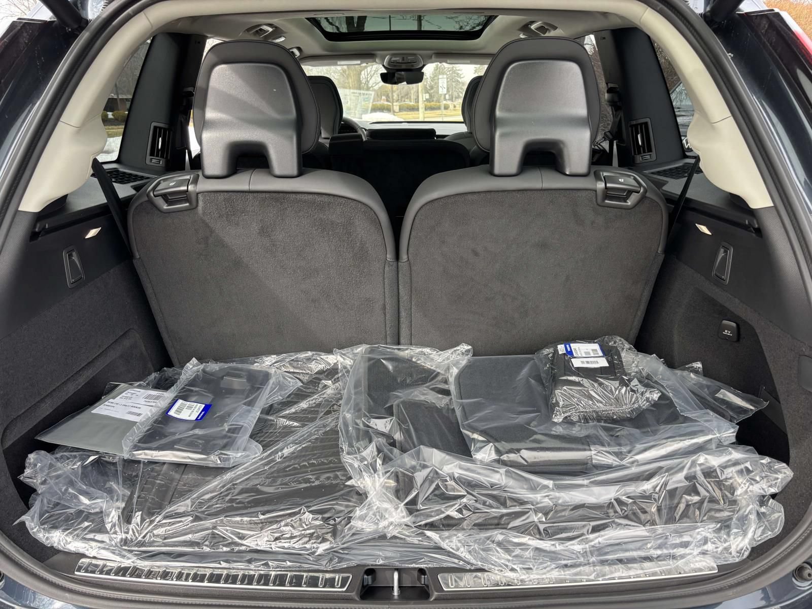New 2026 Volvo XC90 B6 Plus w/ Protection Package Premier AWD/4WD image 9