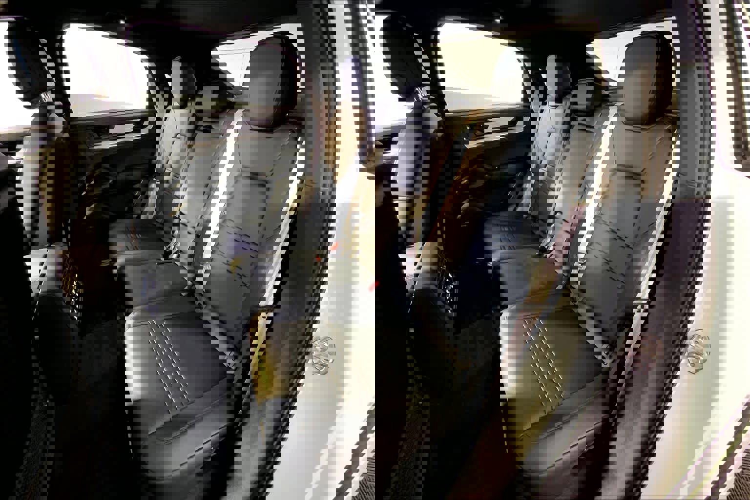 Used 2024 Porsche Cayenne Coupe image 24