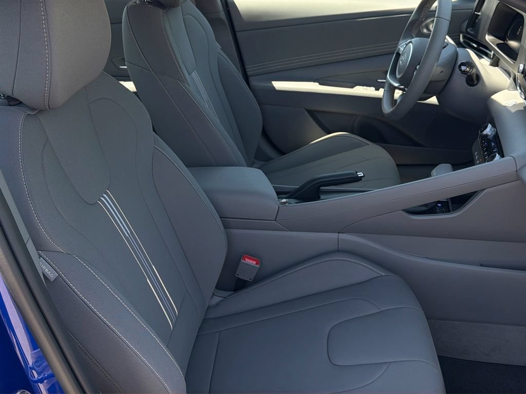Certified 2025 Hyundai Elantra Sport FWD image 25