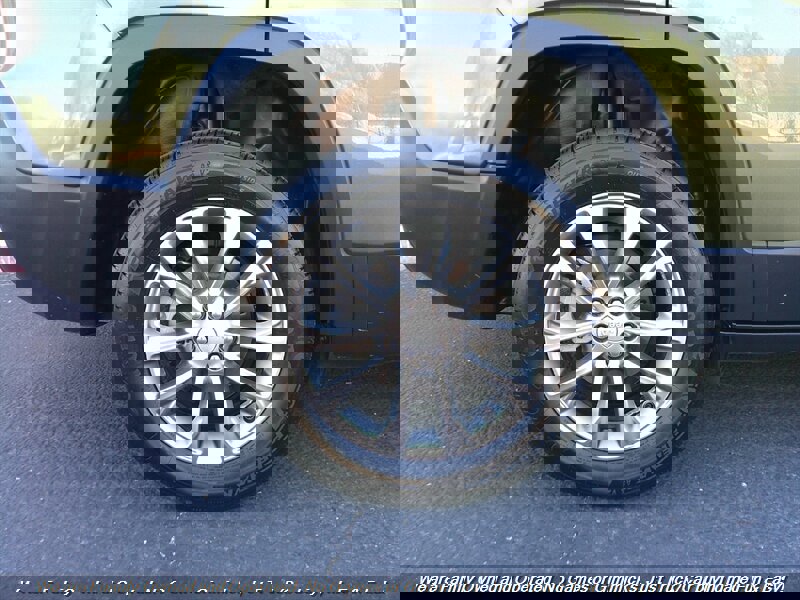 Used 2021 Jeep Cherokee Latitude Plus image 48