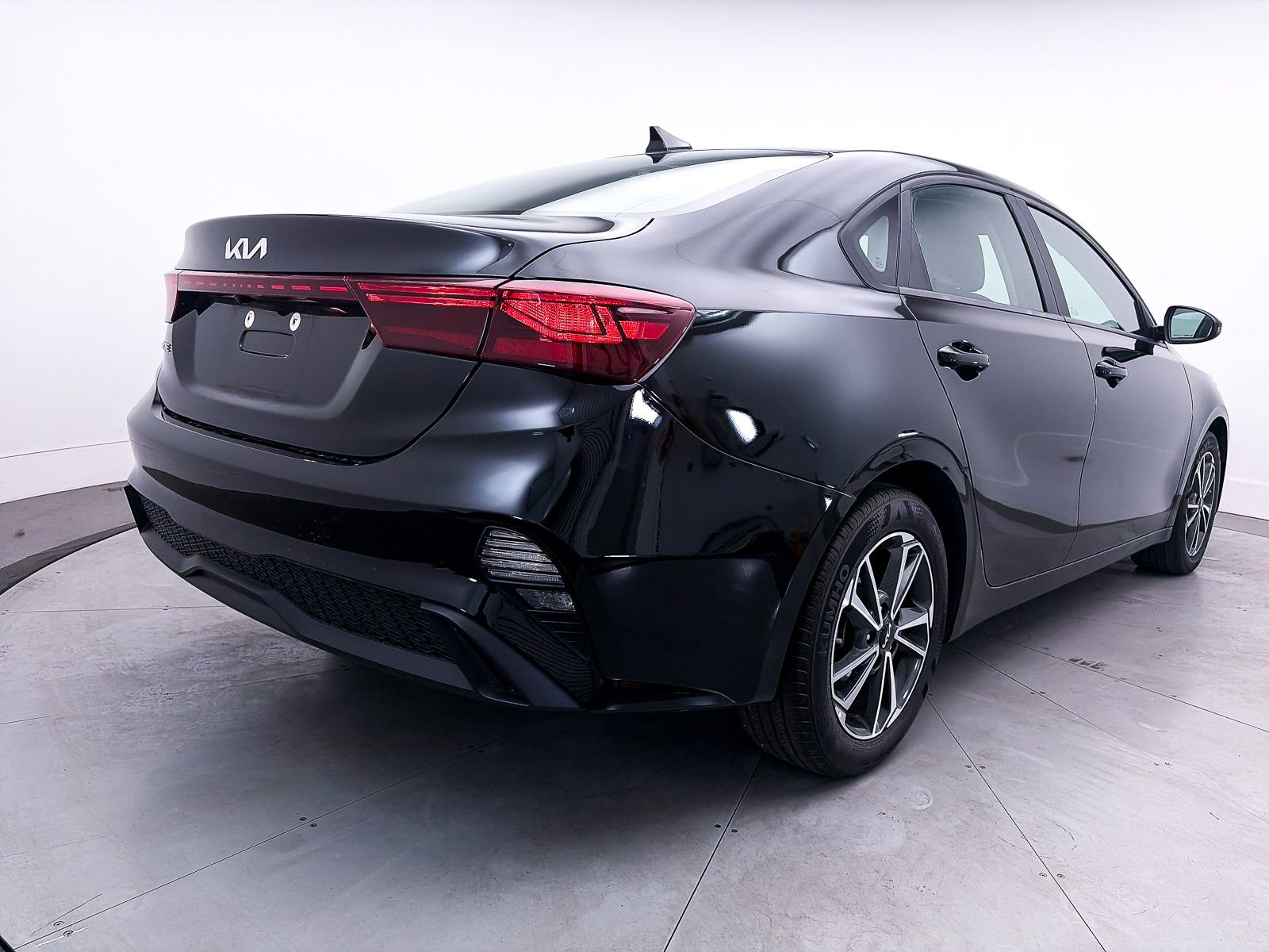 Used 2022 Kia Forte LXS FWD image 13