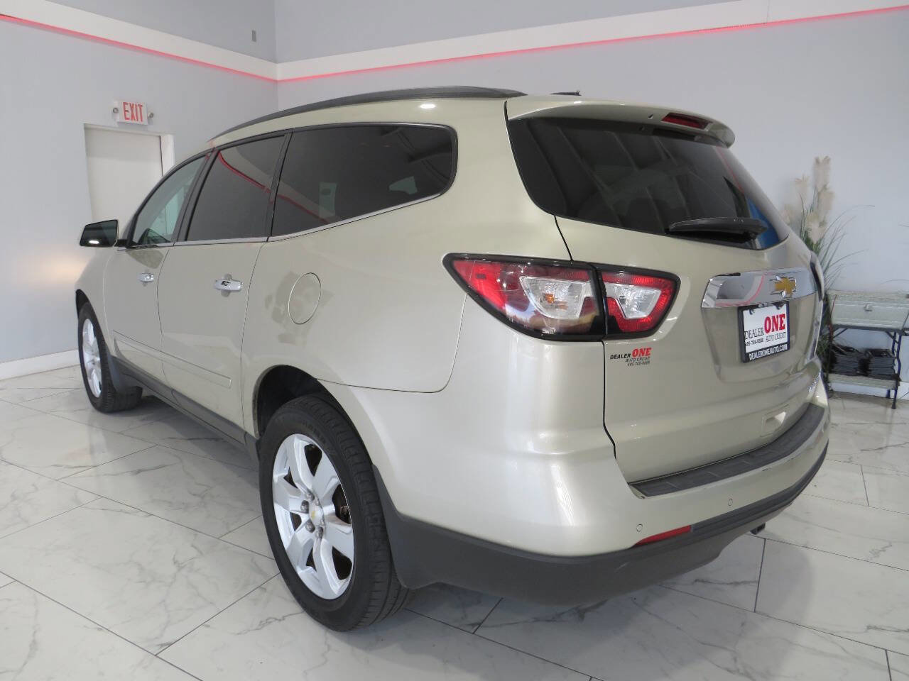 Used 2016 Chevrolet Traverse LT w/ Style and Technology Package image 6