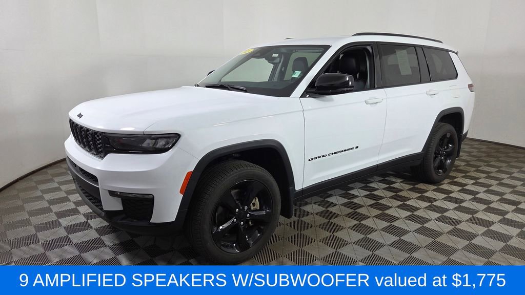 Used 2023 Jeep Grand Cherokee L Limited w/ Black Appearance Package AWD/4WD image 3