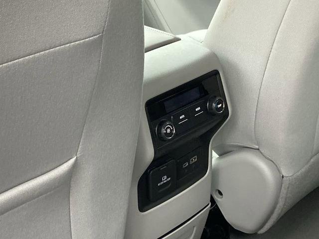 Used 2023 GMC Acadia SLE w/ Driver Convenience Package image 16
