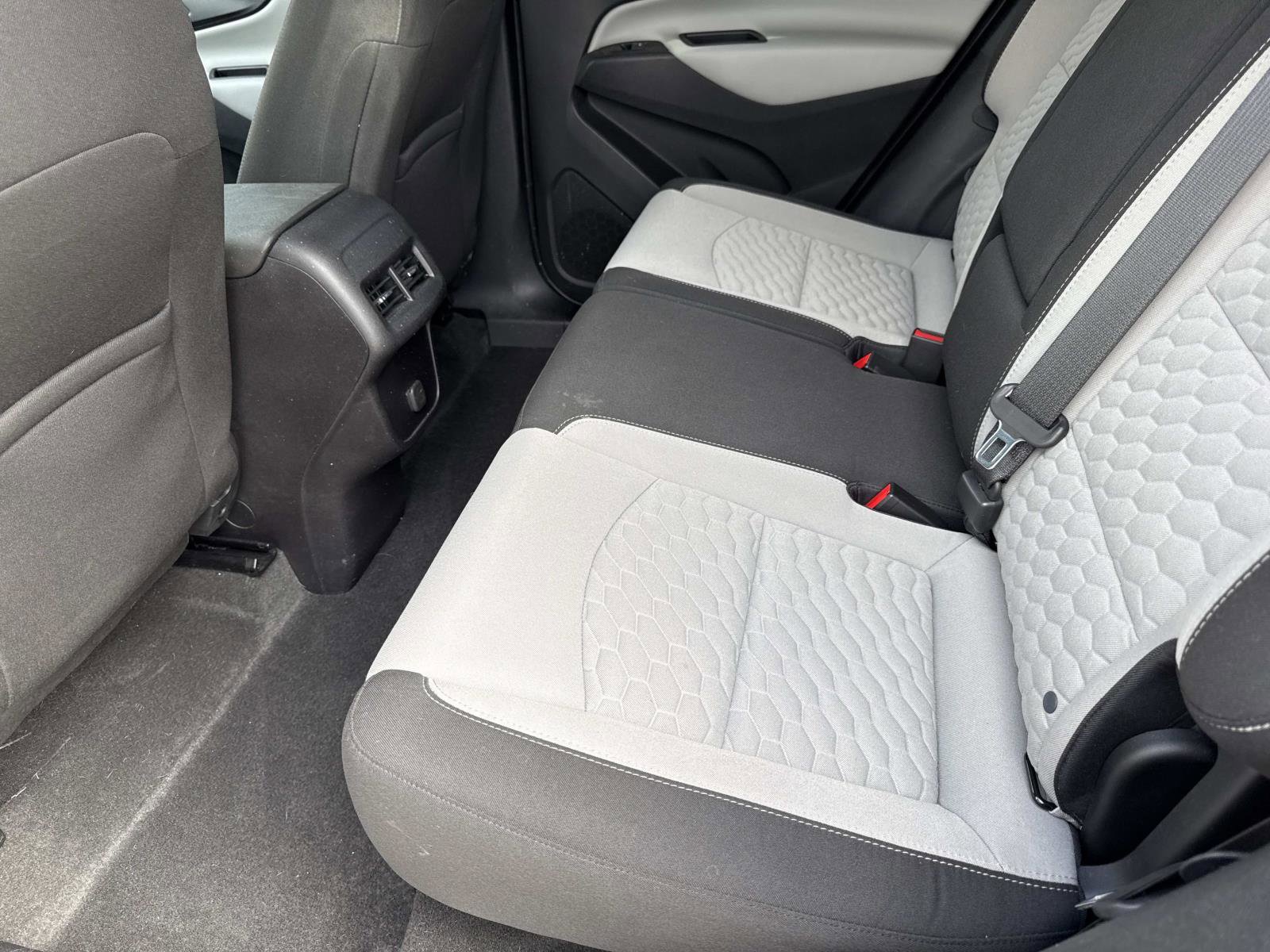 Used 2018 Chevrolet Equinox LS image 10