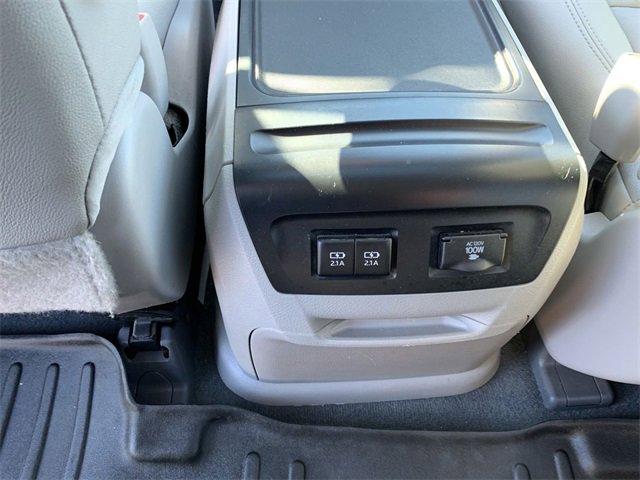 Used 2020 Toyota Sienna Limited image 33