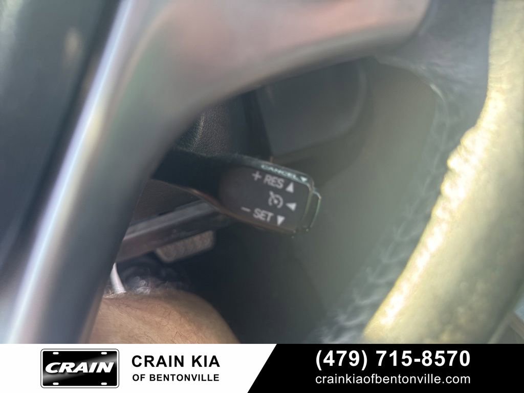Used 2013 Toyota Camry SE w/ Leather Pkg FWD image 37