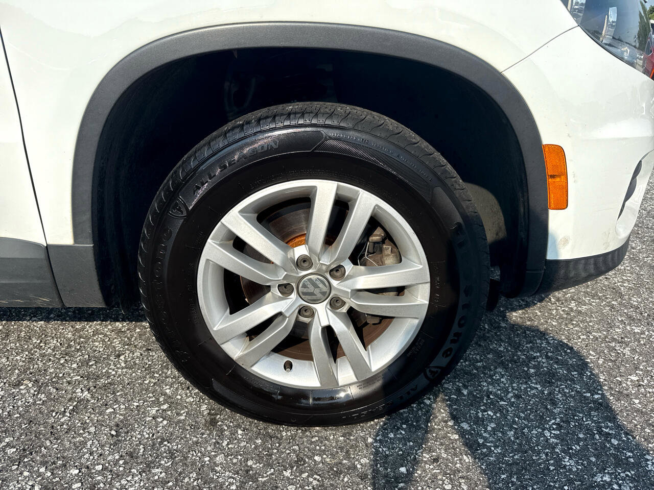 Used 2017 Volkswagen Tiguan S FWD image 4
