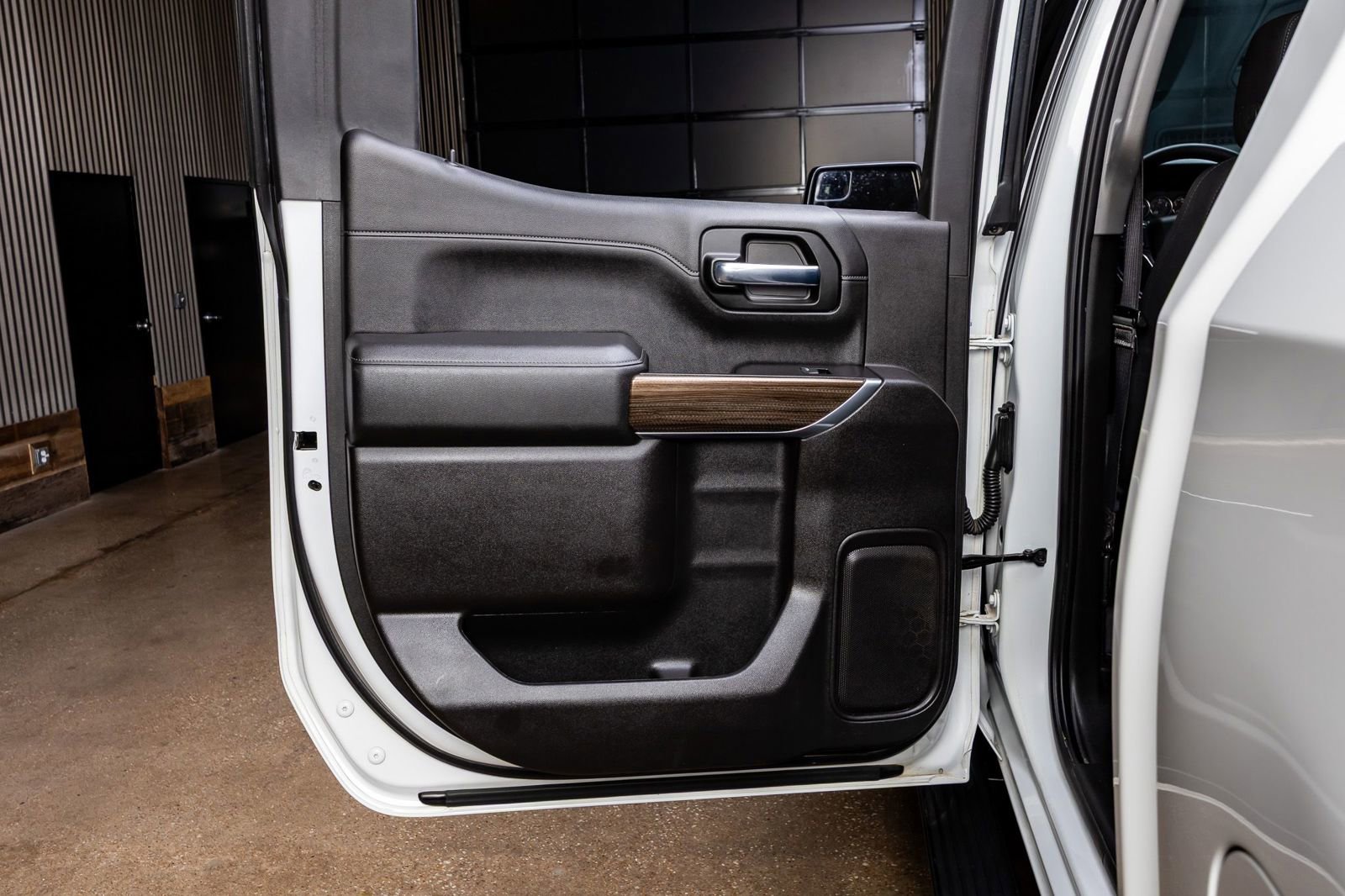 Used 2020 Chevrolet Silverado 1500 RST w/ Texas Edition image 37