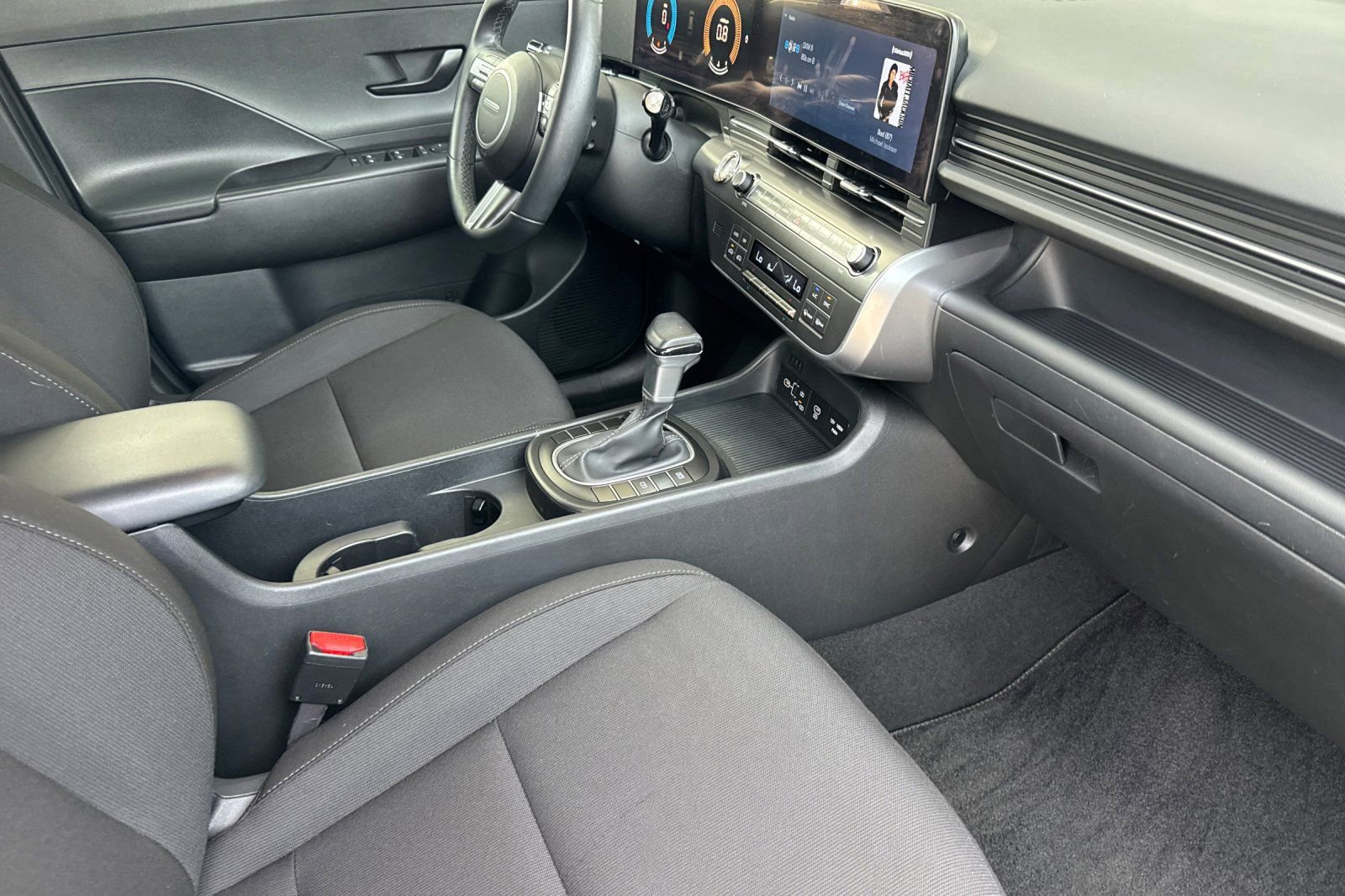 Used 2024 Hyundai Kona SEL FWD image 17