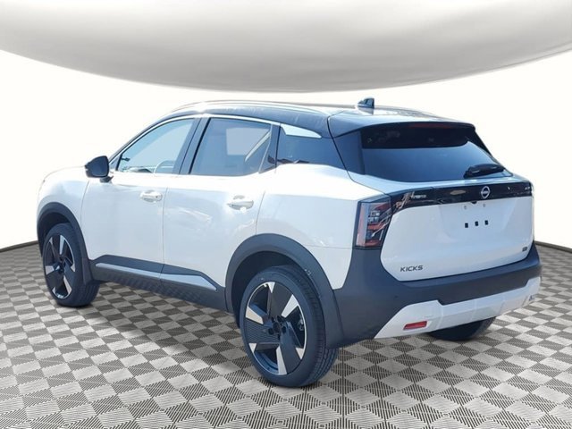 New 2026 Nissan Kicks SR image 2