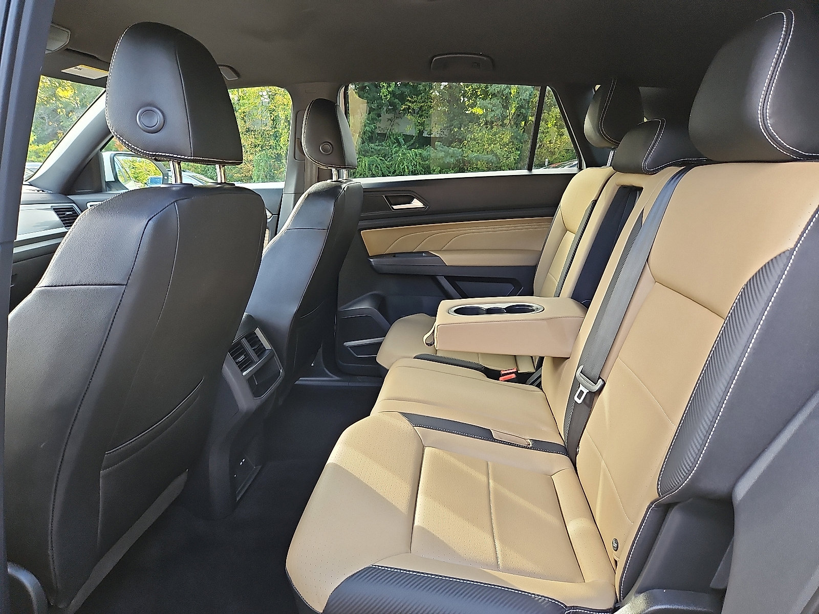 Used 2021 Volkswagen Atlas Cross Sport SE image 10