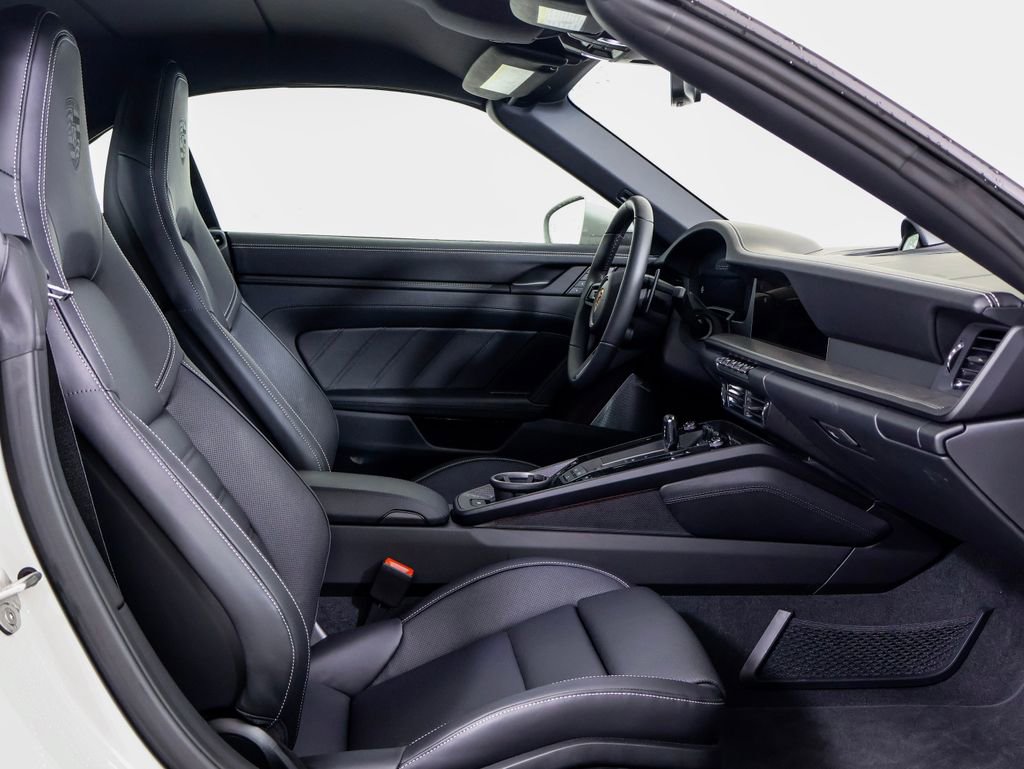 Used 2026 Porsche 911 Carrera GTS image 8