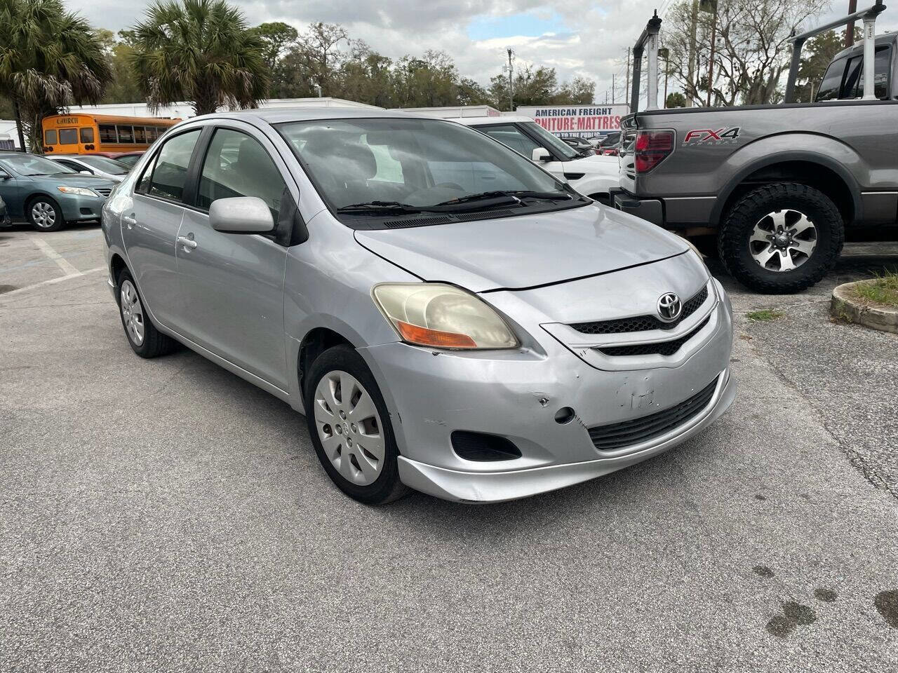 Used 2007 Toyota Yaris Sedan image 3