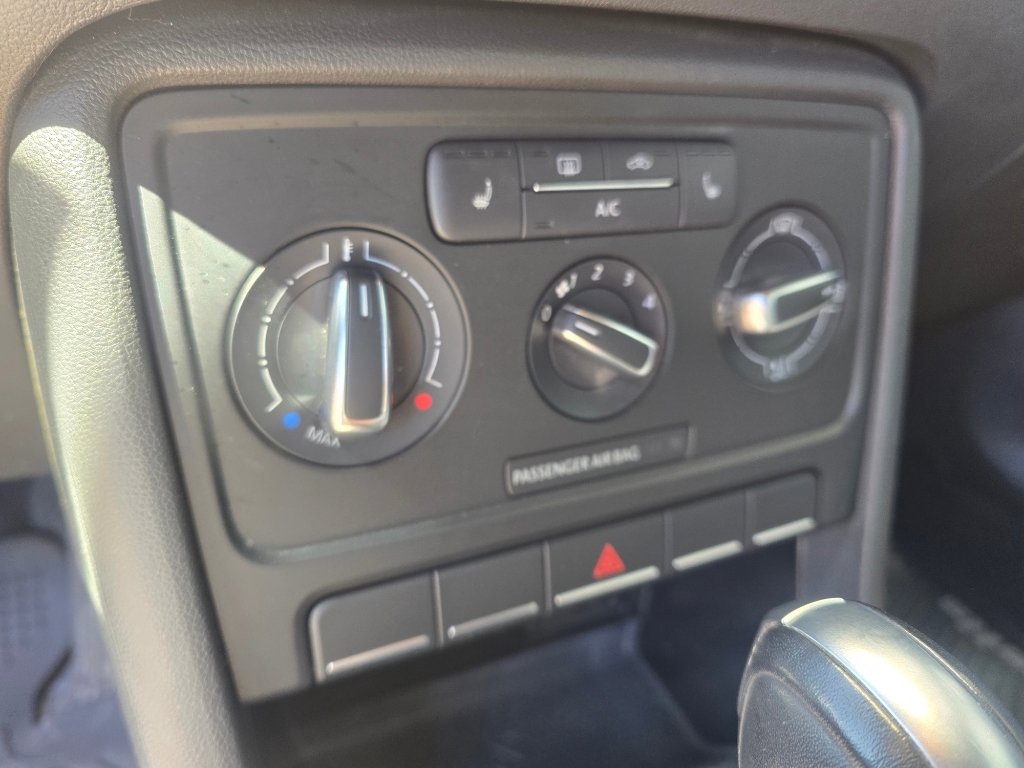 Used 2017 Volkswagen Beetle 1.8T Classic image 15