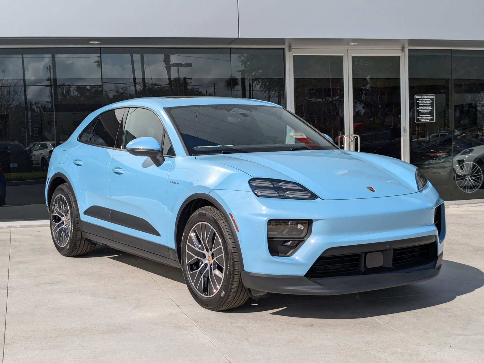 New 2025 Porsche Macan Electric RWD image 6