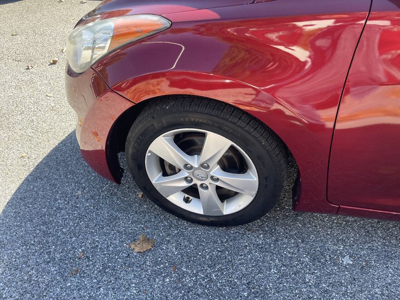 Used 2013 Hyundai Elantra GLS w/ Preferred Pkg FWD image 25