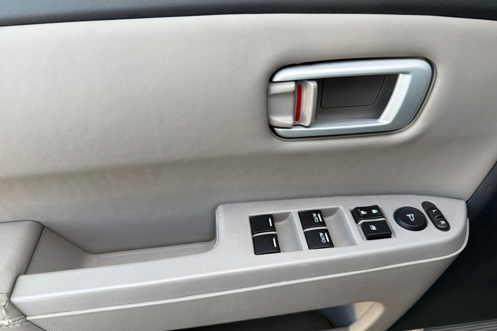 Used 2011 Honda Pilot EX-L image 11