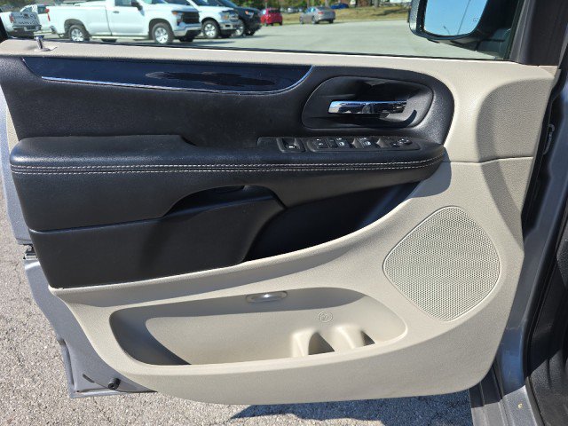 Used 2020 Dodge Grand Caravan SXT image 15