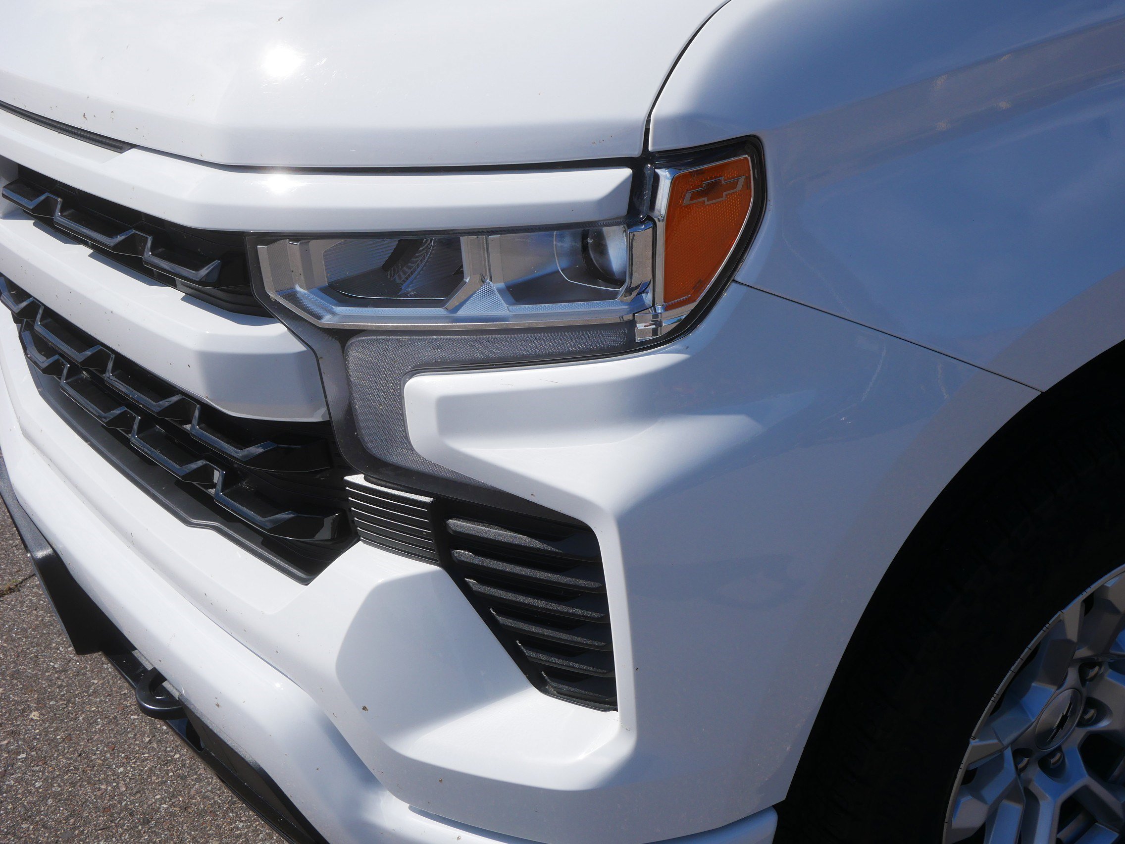 Used 2023 Chevrolet Silverado 1500 RST AWD/4WD image 15