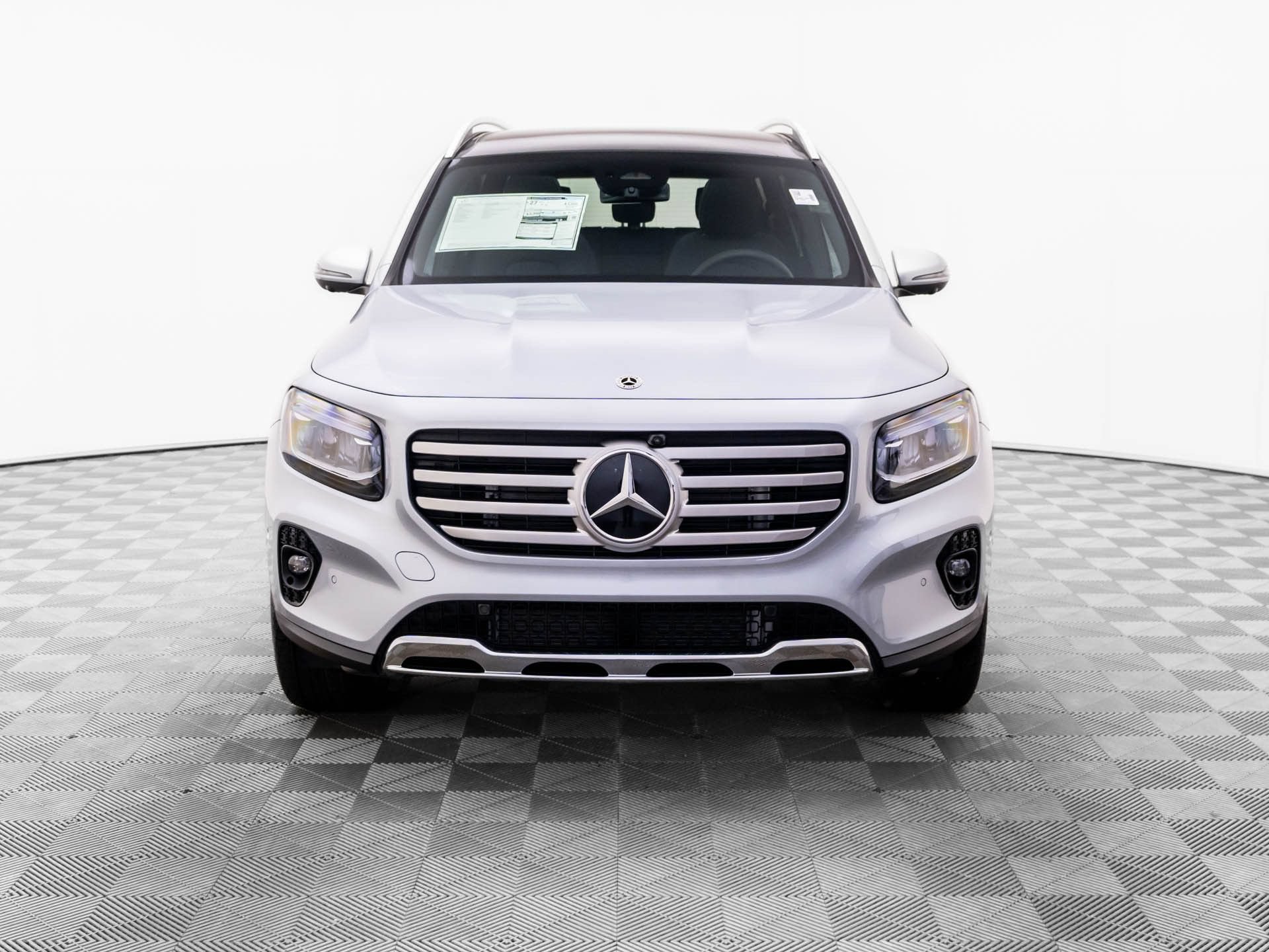 New 2026 Mercedes-Benz GLB 250 4MATIC image 9