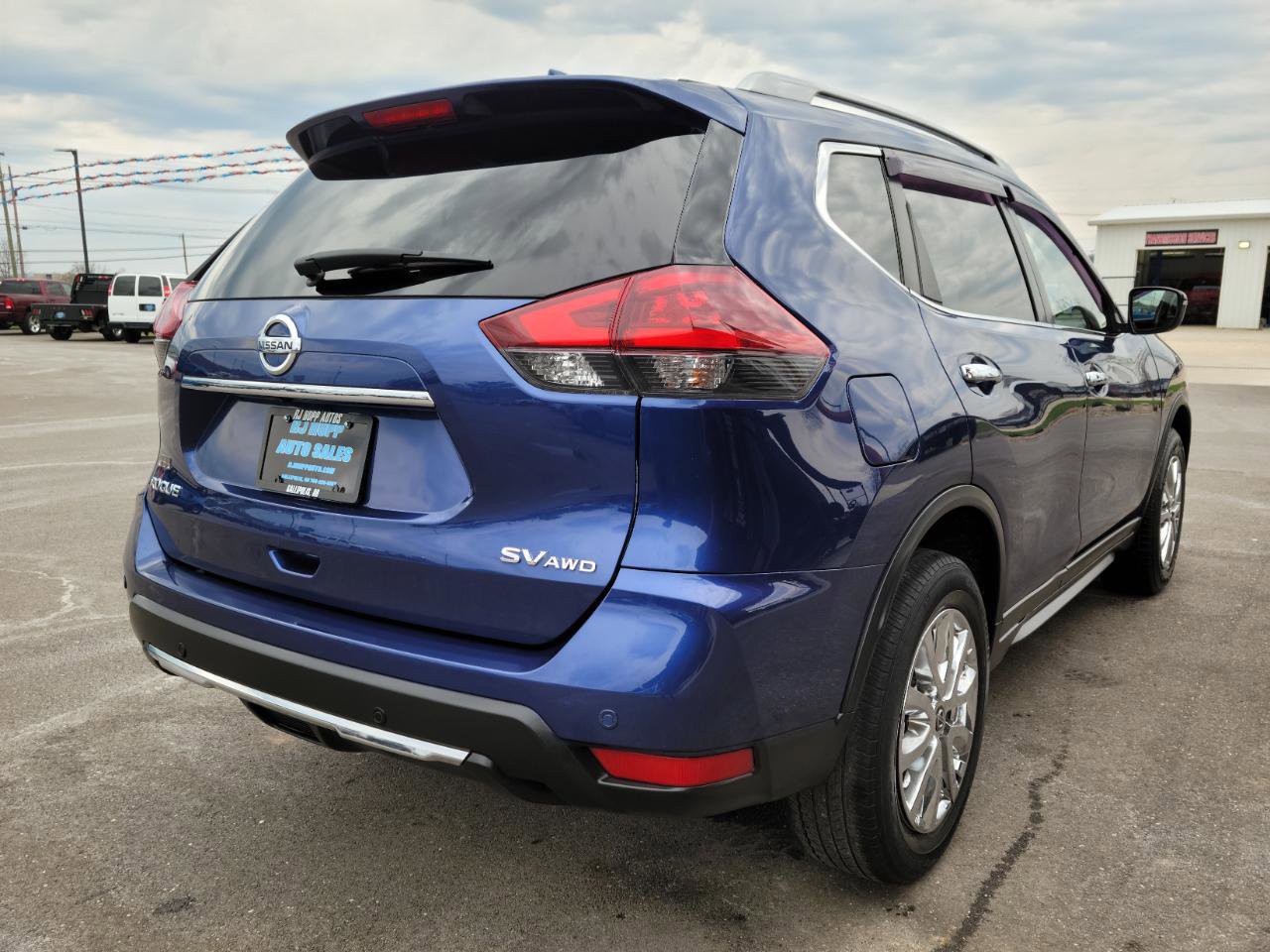 Used 2019 Nissan Rogue SV image 4