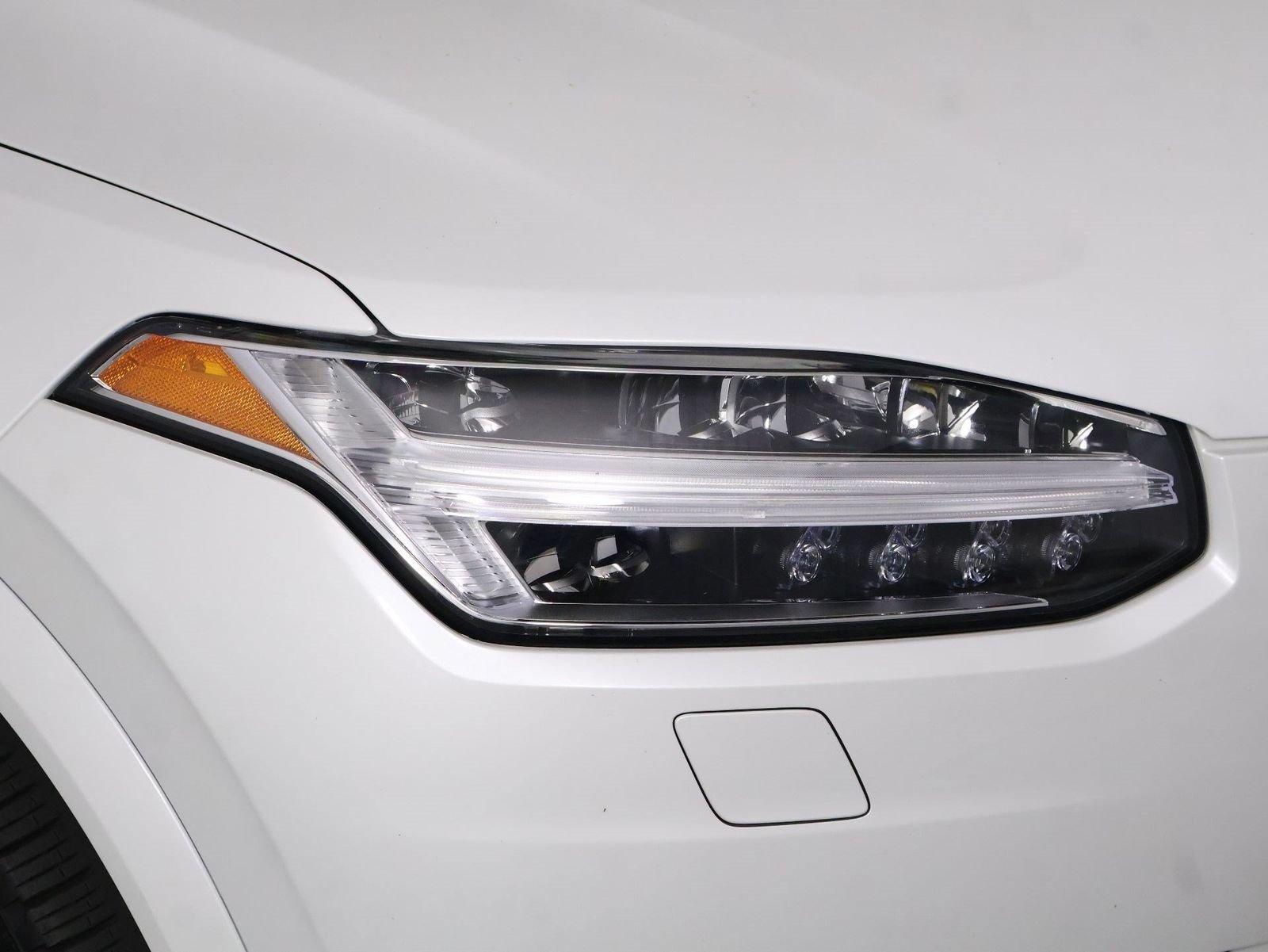 Certified 2023 Volvo XC90 T8 Ultimate AWD/4WD image 26