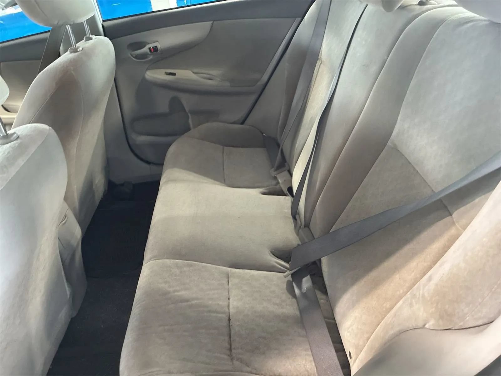 Used 2009 Toyota Corolla LE w/ All Weather Guard Pkg FWD image 4