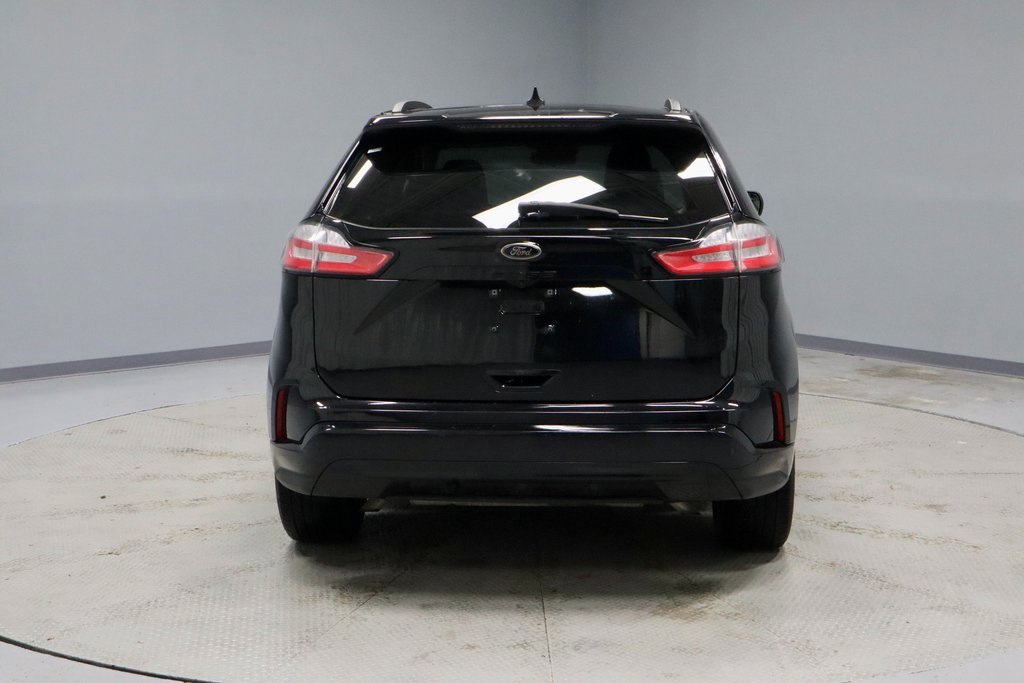 Certified 2022 Ford Edge SE w/ Black Appearance Package image 9