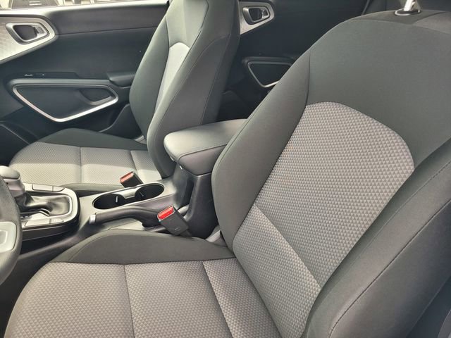 Used 2025 Kia Soul LX w/ LX Technology Package image 11